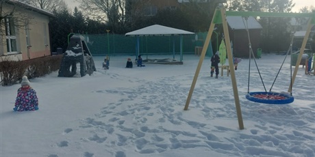 Powiększ grafikę: zimowe-zabawy-670808.jpg