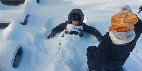 Powiększ grafikę: zimowe-zabawy-670811.jpg